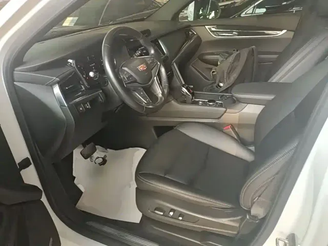 Cadillac XT5 — Фото автомобиля 14