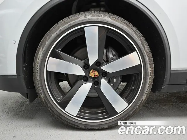 Porsche Macan — Фото автомобиля 5