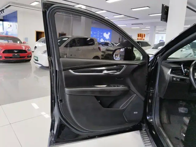 Cadillac XT5 — Фото автомобиля 7