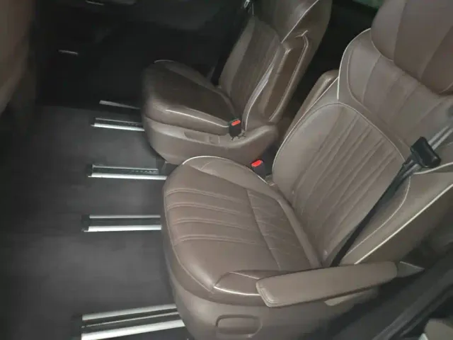 Roewe iMAX8 — Фото автомобиля 16