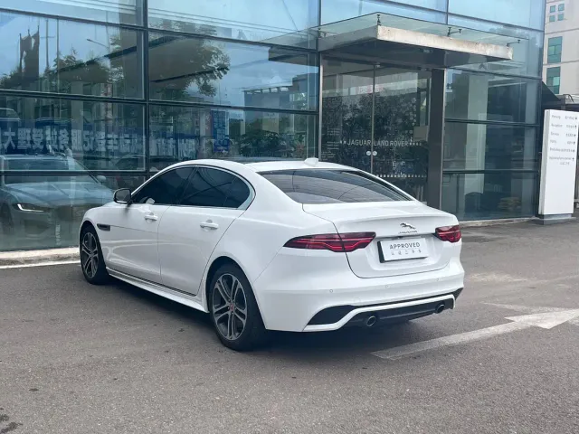 Jaguar XEL — Фото автомобиля 12