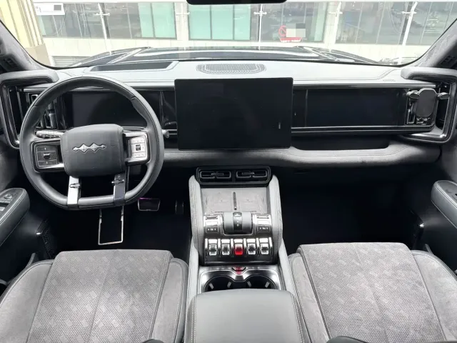 BYD FangChengBao Leopard 5 — Фото автомобиля 5