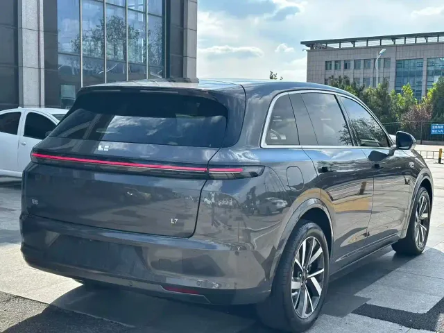 Li Auto L7 — Фото автомобиля 4