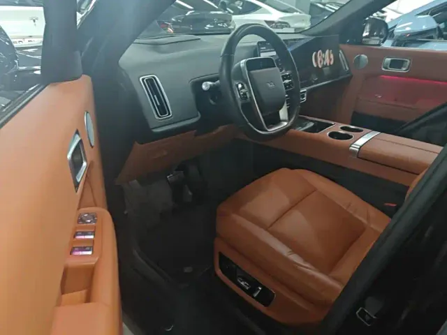 Li Auto L9 — Фото автомобиля 14