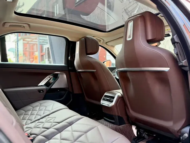 BMW i7 — Фото автомобиля 15