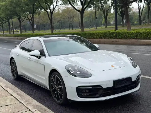 Porsche Panamera — Фото автомобиля 2