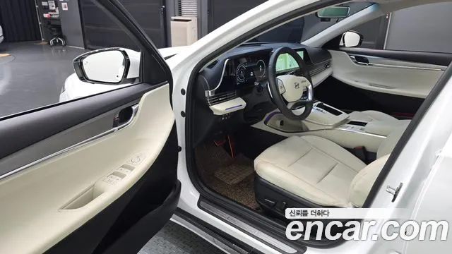 Hyundai Grandeur New — Фото автомобиля 15