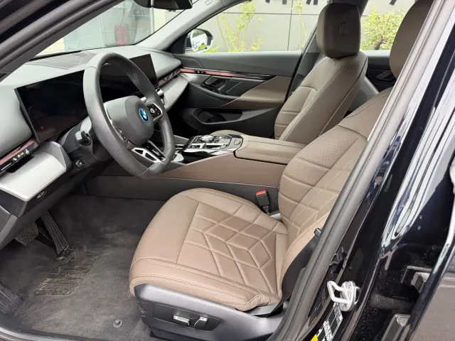 BMW i5 — Фото автомобиля 4