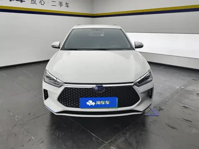 BYD e2 — Фото автомобиля 2