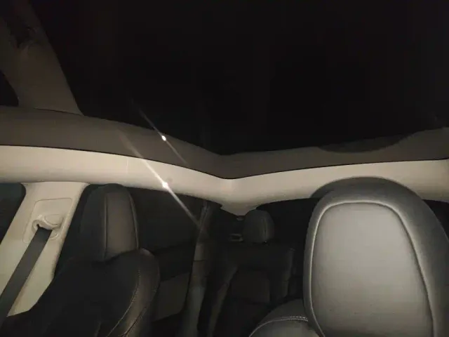 Tesla Model Y — Фото автомобиля 8