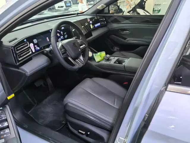 BYD Qin L — Фото автомобиля 7