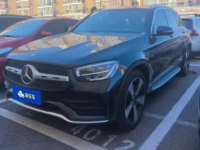 Фотография автомобиля — Mercedes-Benz GLC-Class