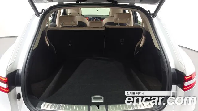 Genesis GV70 — Фото автомобиля 25