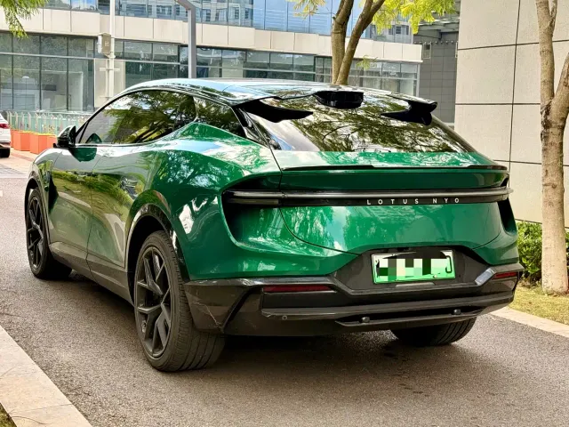 Lotus Eletre — Фото автомобиля 9