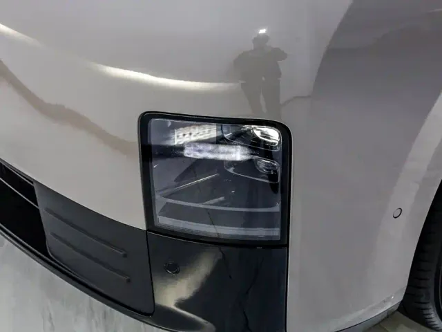 Li Auto MEGA — Фото автомобиля 6