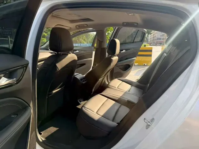 Buick Regal — Фото автомобиля 5