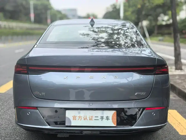 Xpeng P5 — Фото автомобиля 8