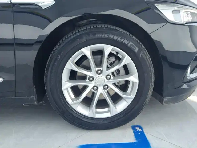 Buick LaCrosse — Фото автомобиля 6