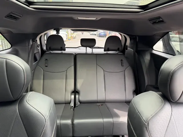 Toyota Sienna — Фото автомобиля 9