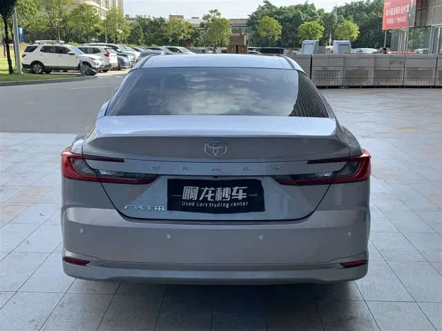 Toyota Camry — Фото автомобиля 6