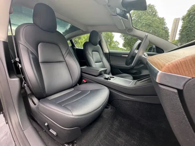 Tesla Model 3 — Фото автомобиля 13