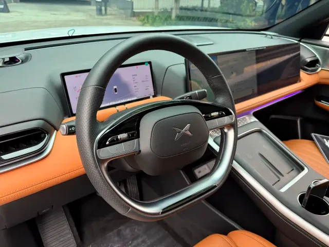 Xpeng G9 — Фото автомобиля 11