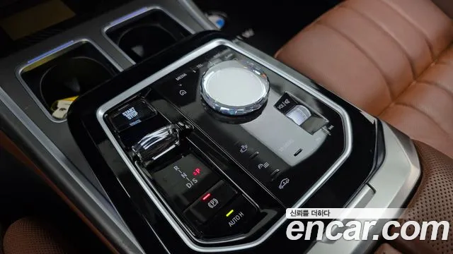BMW 7-Series 7 серия (G70) 740i sDrive Design Pure Excellence — Фото автомобиля 9