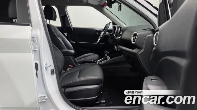 Hyundai Venue — Фото автомобиля 16