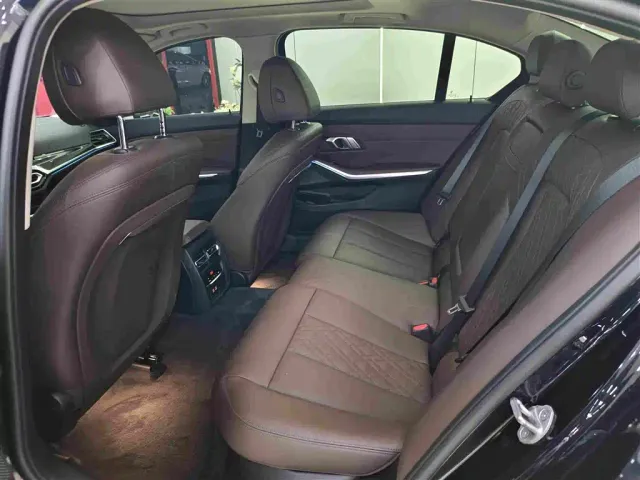 BMW 3 Series — Фото автомобиля 5
