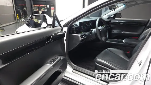Hyundai Grandeur Grandeur (GN7) 2.5 Бензин 2WD — Фото автомобиля 10