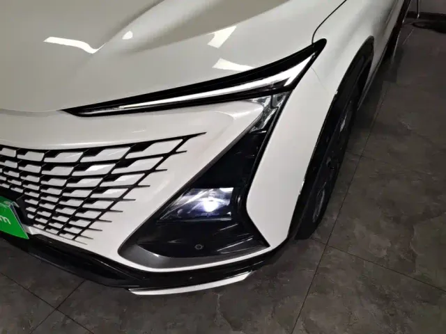 Changan UNI-T — Фото автомобиля 23