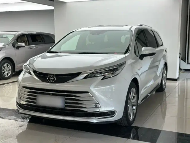 Фотография автомобиля — Toyota Sienna