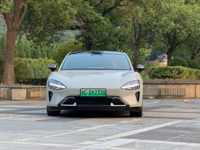 Xiaomi SU7 — Фото автомобиля 2