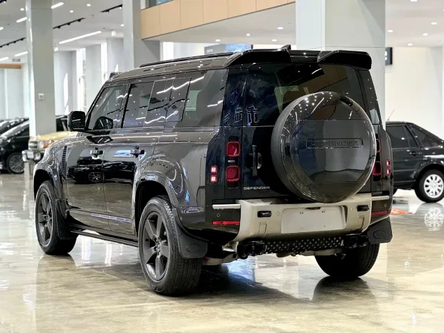 Land Rover Defender — Фото автомобиля 6