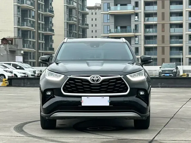 Toyota Highlander — Фото автомобиля 2