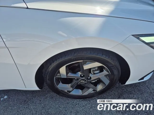Hyundai Avante CN7 — Фото автомобиля 5