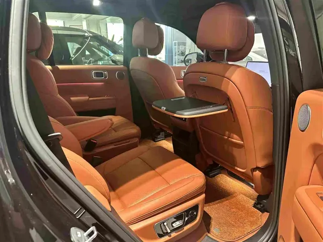 Li Auto L8 — Фото автомобиля 13