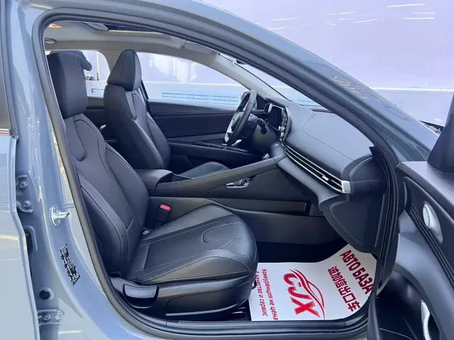 Hyundai Elantra — Фото автомобиля 18