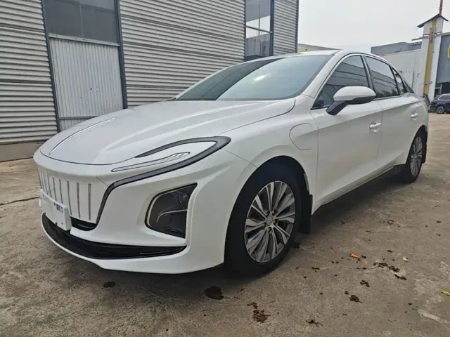 Фотография автомобиля — Hongqi E-QM5