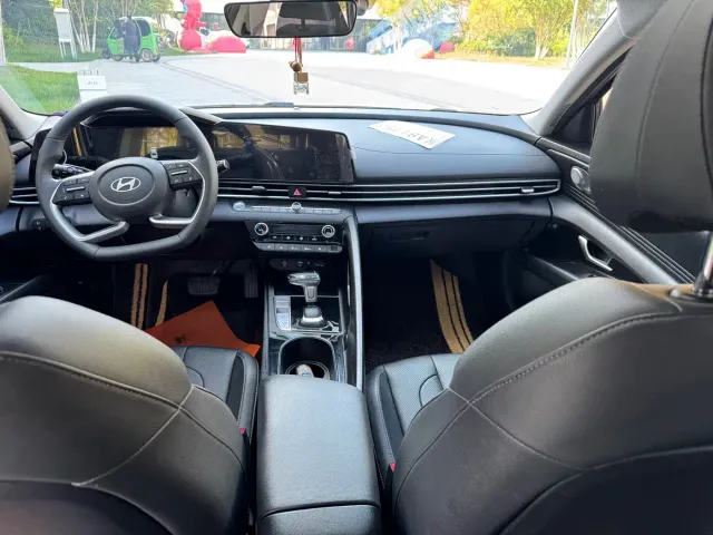 Hyundai Elantra — Фото автомобиля 6