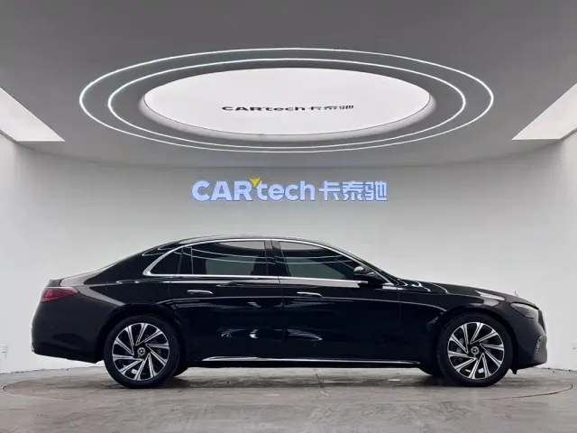 Mercedes-Benz E-Class — Фото автомобиля 4