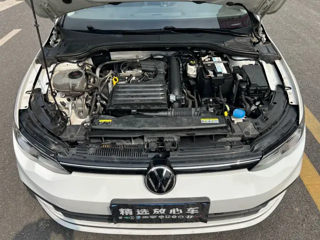 Volkswagen Golf — Фото автомобиля 21