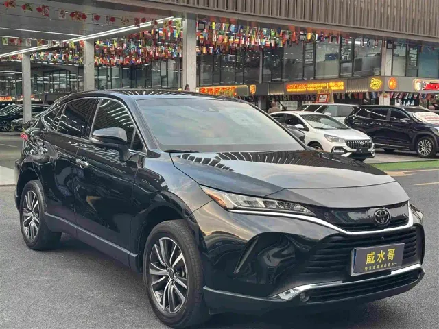 Toyota Harrier — Фото автомобиля 2
