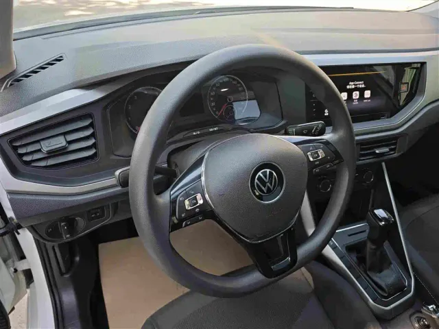 Volkswagen Polo — Фото автомобиля 12