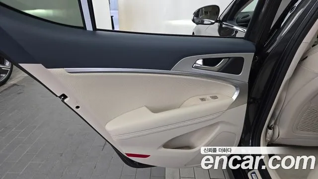 Genesis G70 Новый G70 Бензин 2.5T 4WD — Фото автомобиля 22