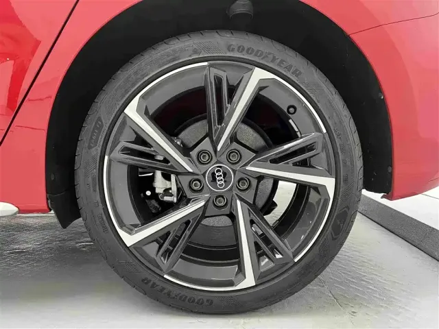 Audi Audi A3 2024 Model Sportback 35 TFSI Fashion Sport — Фото автомобиля 8