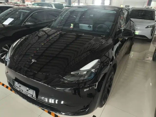 Фотография автомобиля — Tesla Model Y