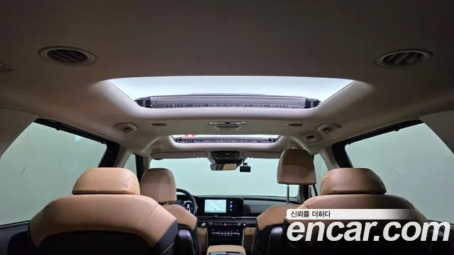 Kia Carnival Generation 4 — Фото автомобиля 30