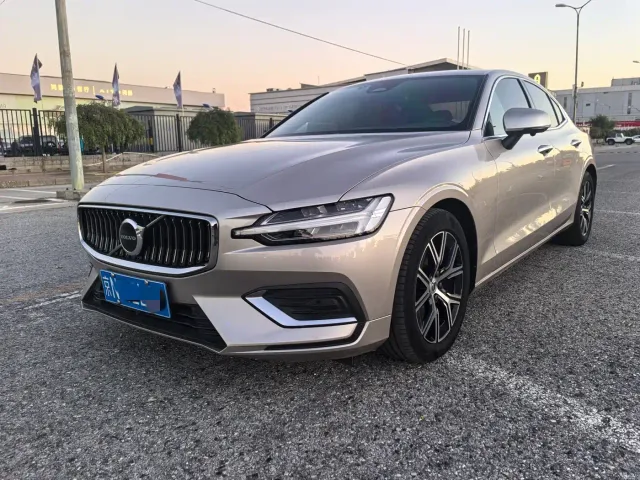 Фотография автомобиля — Volvo S60