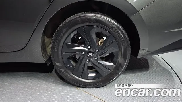 Hyundai Avante CN7 — Фото автомобиля 6